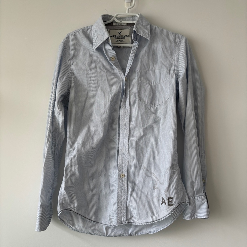 2/$10 American Eagle Outfitters Vintage Fit blue Button-Down men Shirt size XS